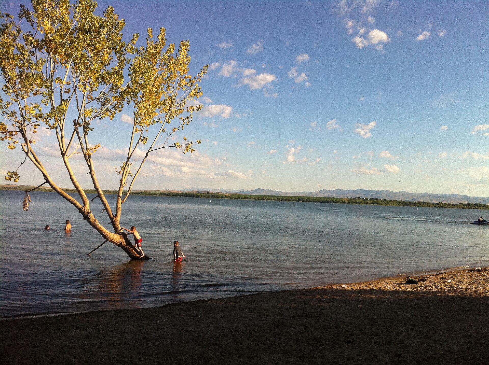 Summer view across Lake Lowell in the Deer Flat National Wildlife Refuge near Nampa, Canyon County, Idaho.